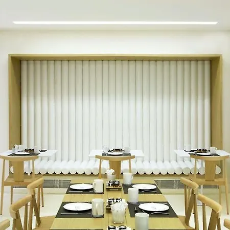 德尼特巴塞罗那酒店